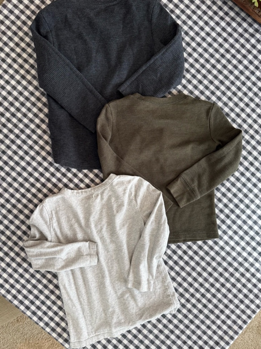 Bundle of boys Long-Sleeve Tees size 4 cozy & soft excellent condition - Picture 2 of 7